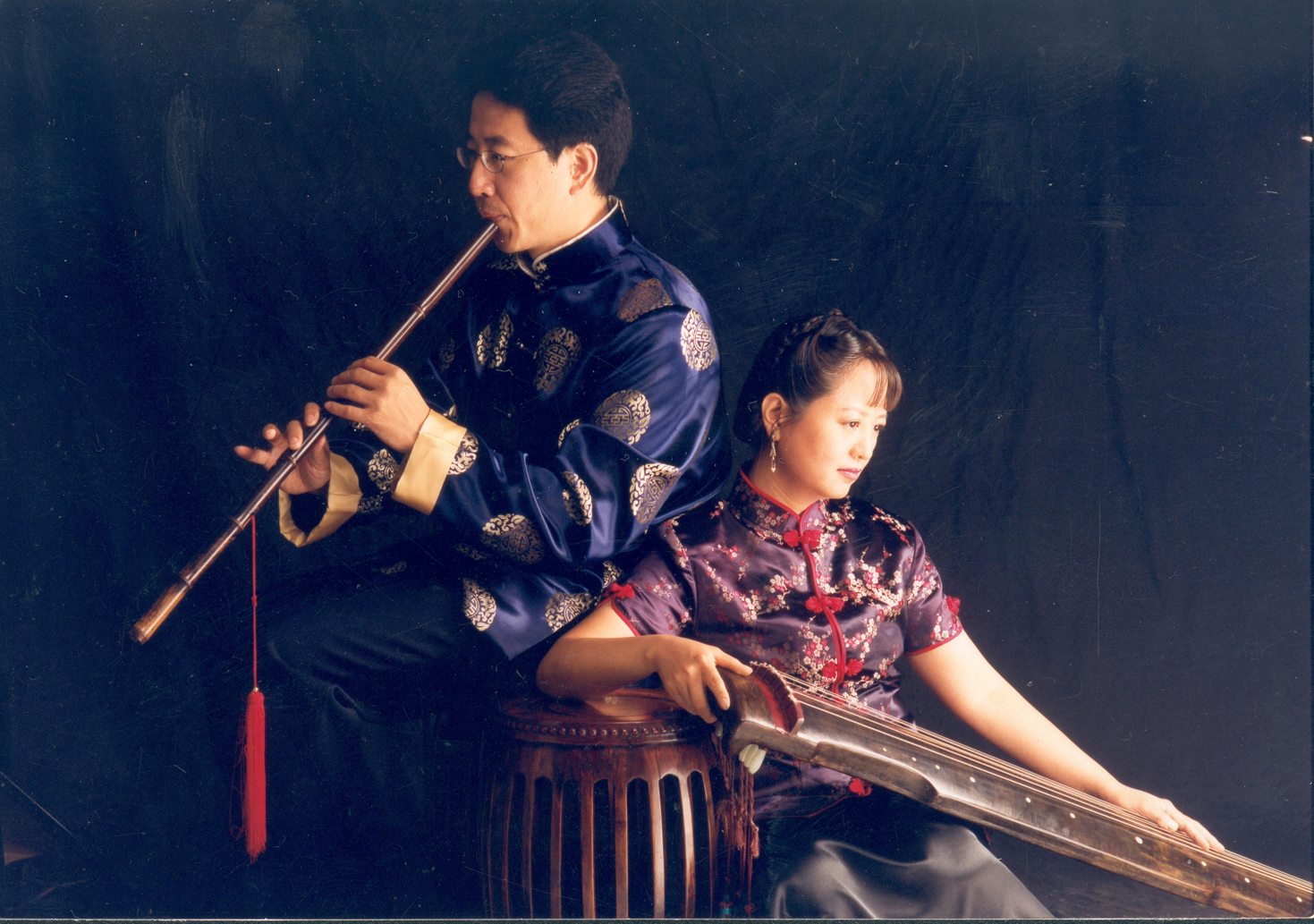 Китайский песнь. Гуцинь и Сяо. Музыканты древнего Китая. Традиционный музыкальный инструмент Китая гуцинь. Гуцинь музыкальный инструмент в Японии.